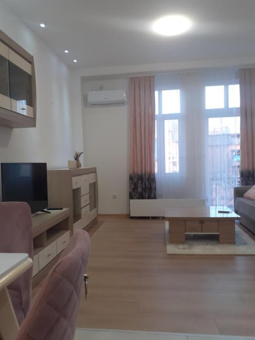 Beograd Slavija - fontana 70 m2