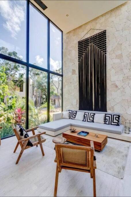 Luxury 3 Bed & Bath Eco-Chic Villa - Private Pool