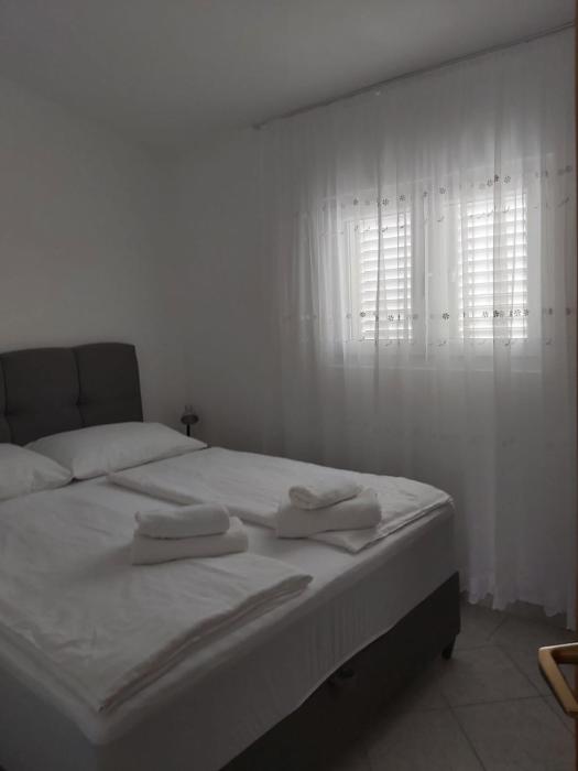 HausAdrian Apartments Tony