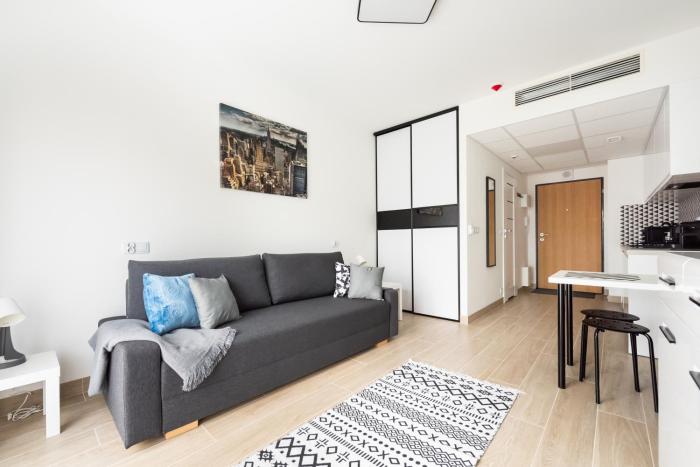 Praga Bliska Comfort Studio by BookingHost