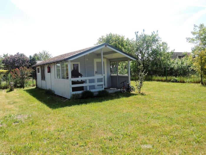 Pretty bungalow in Wrzosowo with garden