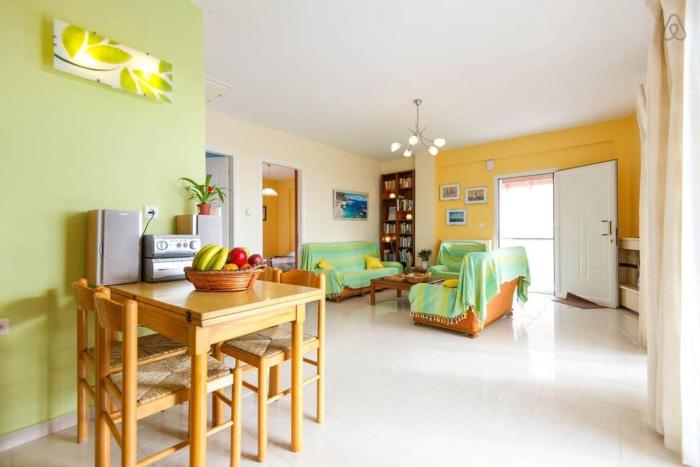 Sun Sea & Views 100m from beach!