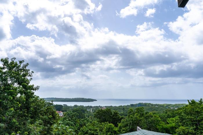 Coyaba 1 Bedroom Unit - Embrace Tranquility in the Hanover Countryside