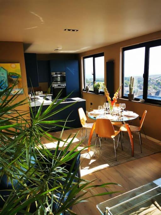 Luxury Apartment Brighton and South Downs National Park, Free Parking, animals on request daily fee