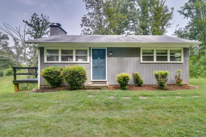 Quiet Charlottesville Hideaway in Baileys Retreat!