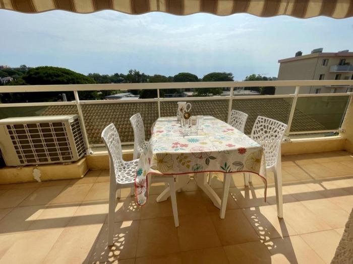 Appartement climatisé 2 pièces cabine, 4 couchages, proche plage et centre, Cavalaire-sur-Mer - FR-1-226B-171