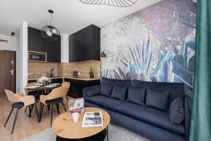 Beautiful Steam Park Apartment with Parking Old Town Cracow by Noclegi Renters
