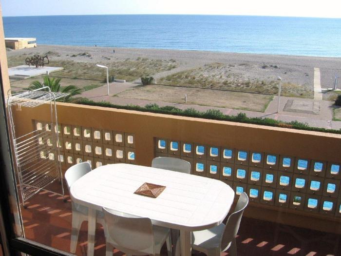 Grand T2 avec terrasse, 4 pers, proche plage - FR-1-81-493