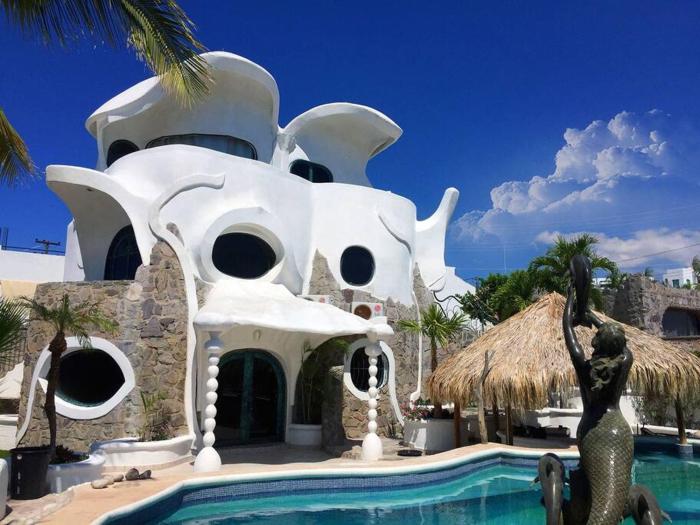 Casa estilo Gaudí - Alberca compartida espacio especial para familias!