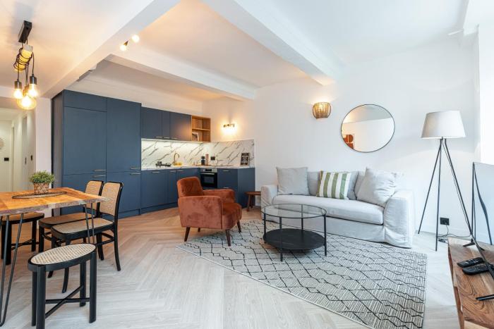 Ultra Central 2 Bdr AC & Parking