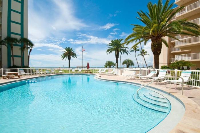 New, New, NEW!, 3 Pools, Right on Siesta Beach!