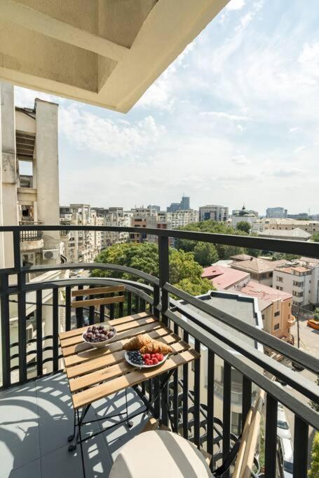 Superb Views 3BR Duplex - 4 Balconies + Parking