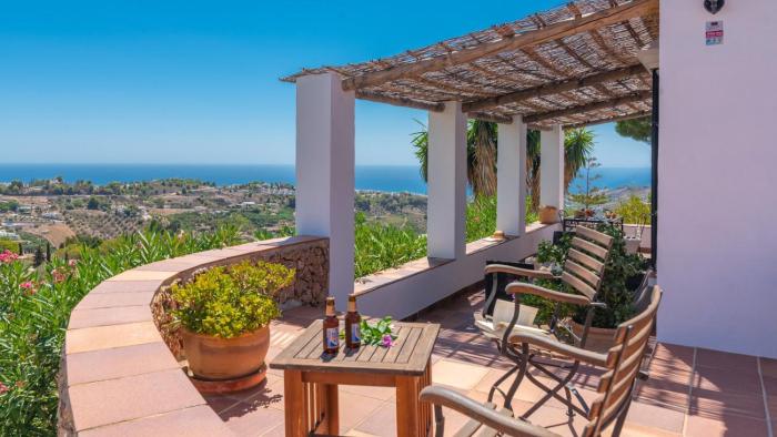 Cortijo La Vina Frigiliana by Ruralidays