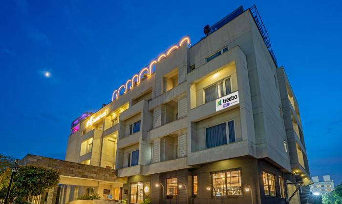 Treebo Premium Baramasi By Jai Club Prime
