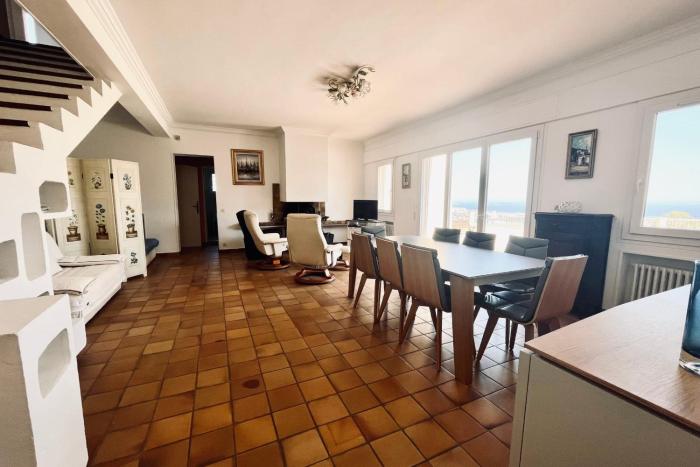 Rare pearl with pool and sea view