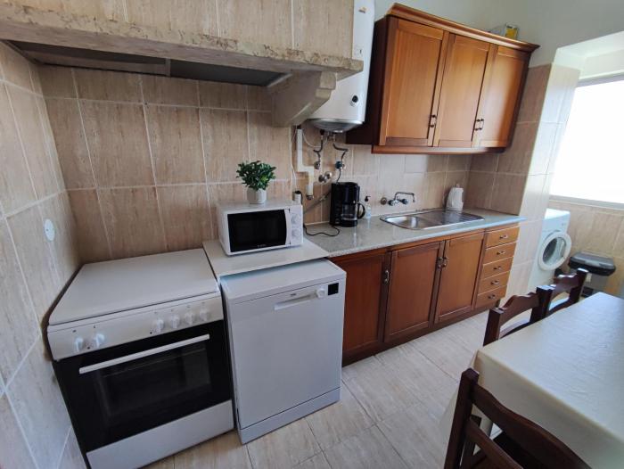 Lisbon traditional T2 with balcony in Damaia, Lisbon