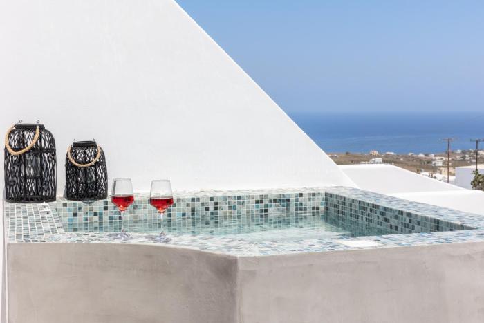 Theophrasti Suites