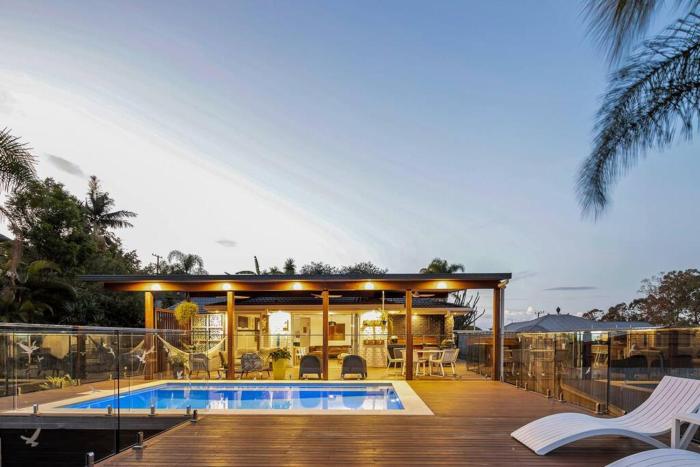 Tranquil 3 bed getaway in Currumbin Pool and Spa!