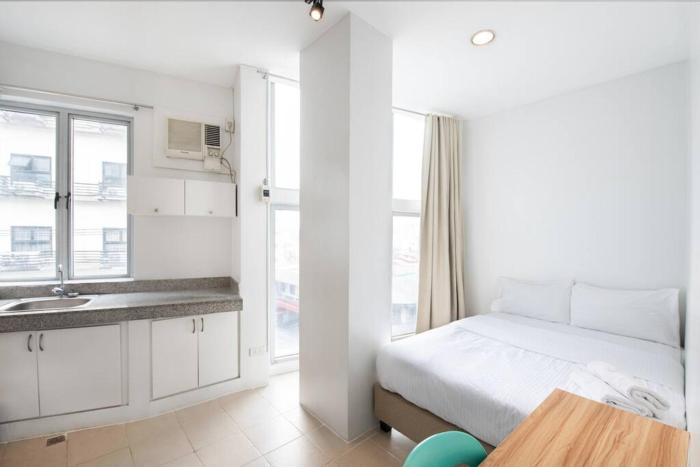 JP Santiago Studio Makati J206