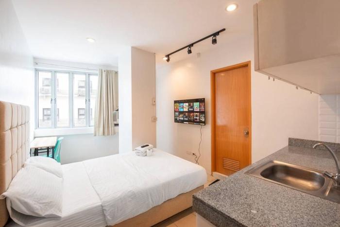 JP Santiago Studio Makati J207