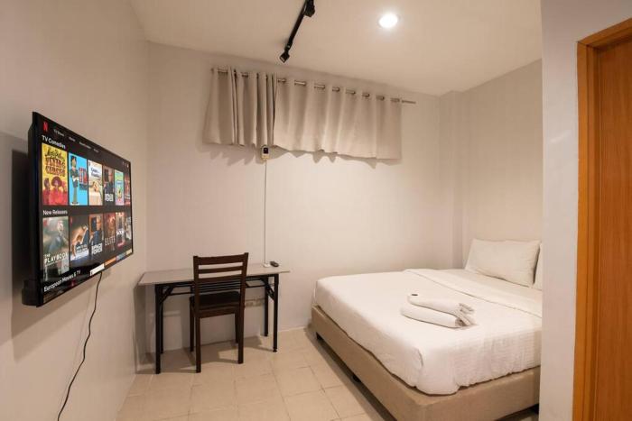 JP Santiago Studio Makati J304