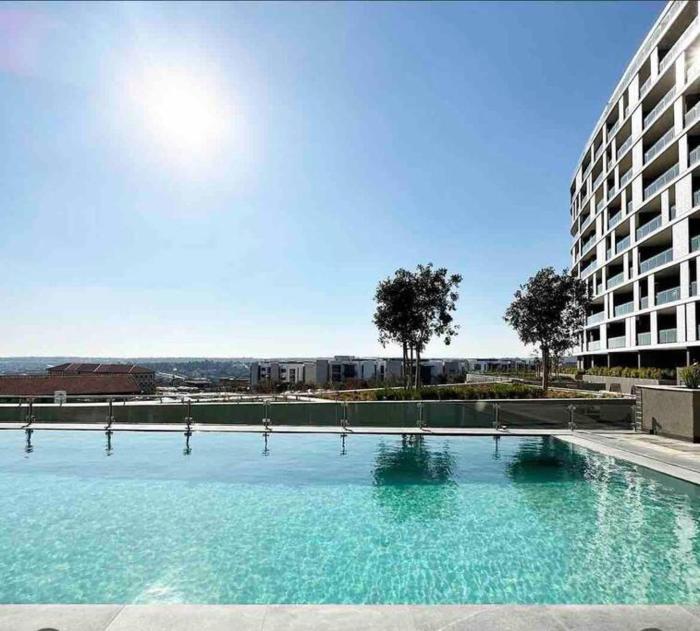 Ellipse Waterfall Luxury Apartment