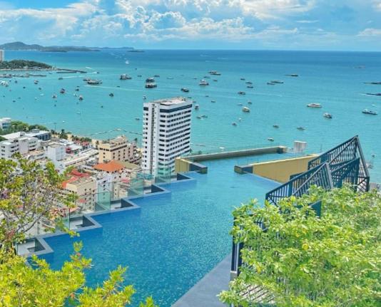 The Edge Central Pattaya SeaView Residence with Infinity Pool