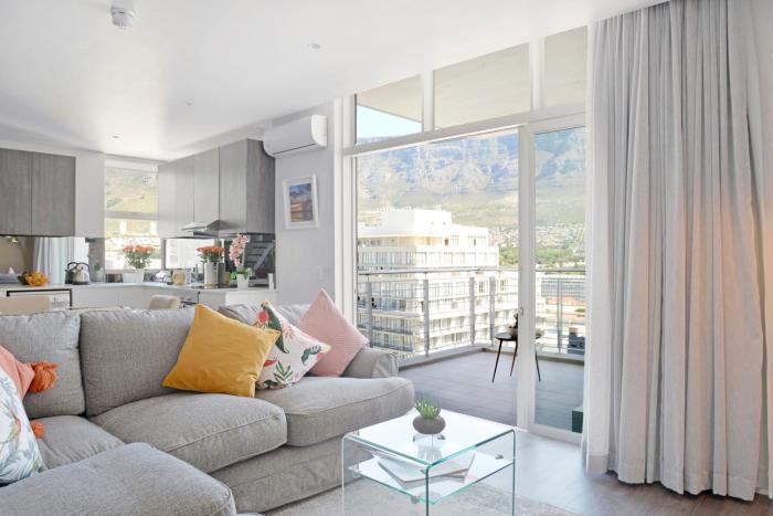 Naomi - Designer Penthouse in the Heart of Cape Town