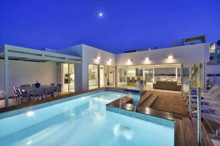 Villa Blu - Family Villa with Indoor heated Pool, Sauna and Games Room