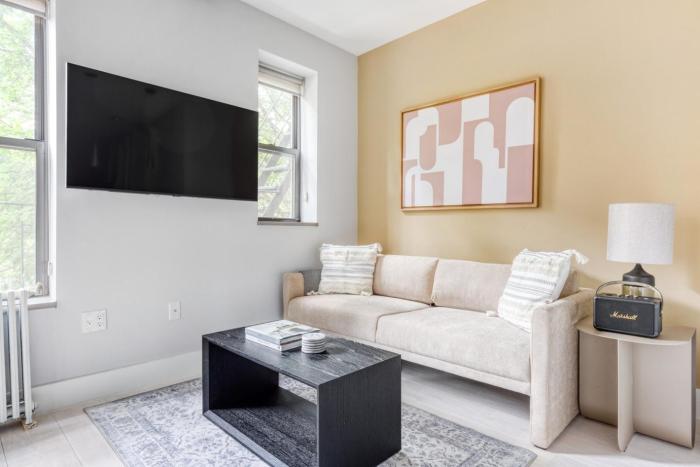 LES 1BR w Elevator WD Roof nr parks NYC-789