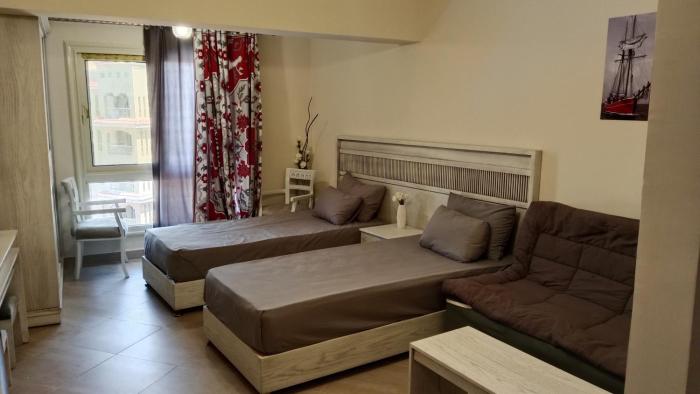 قرية اكوافيو