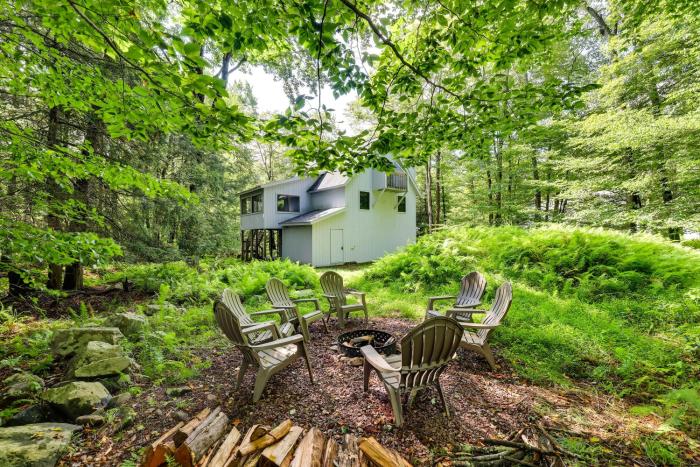 Traditional Blakeslee Chalet Deck and Lake Access!