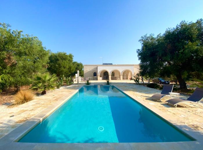 LUXUS VILLA WITH SWIMMINGPOOL, 1-6 p., CAROVIGNO