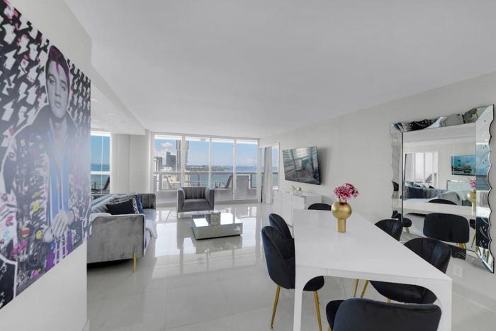 Velvet Sky! Water & Park Views!