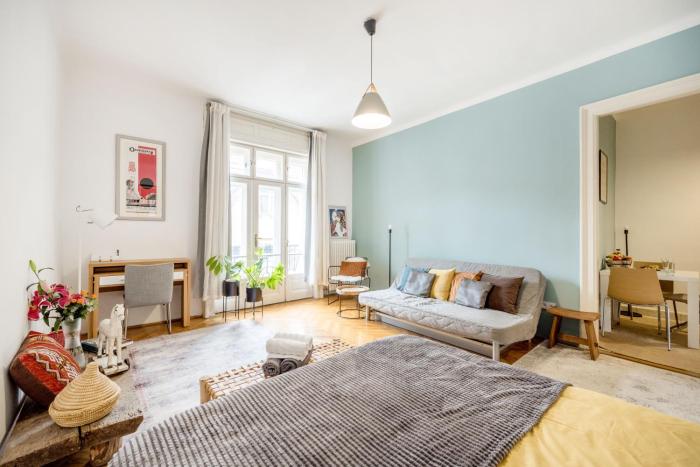 Modern flat in heritage district near the City center