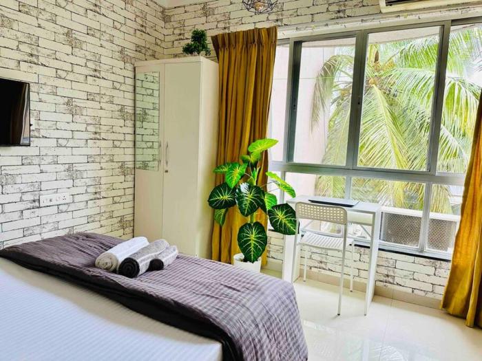 Boutique Room in Koregaon Park. WiFi, Ac, Smart Tv