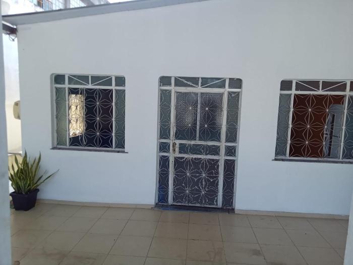 Casa com 3 quartos e varanda