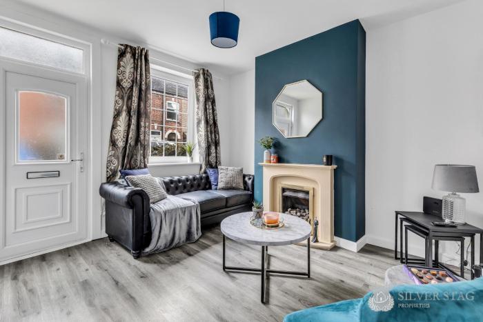 Stylish 2 Bed Home Perfect for Families & Work Stays