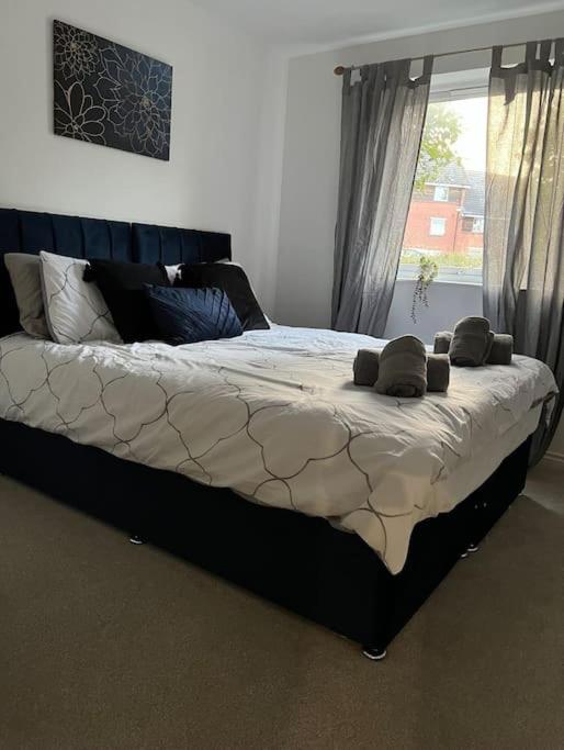 Cozy 2bed apartment w parking