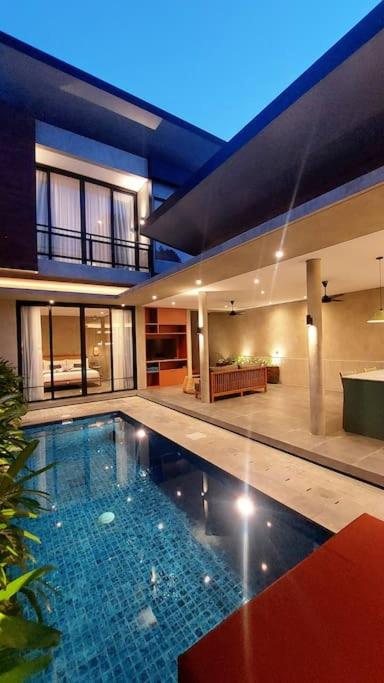 Villa Akhila 2 - 2 BR modern tropical villa at the heart of Seminyak