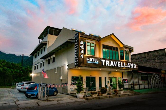 Swing & Pillows - Travelland Hotel, Ipoh