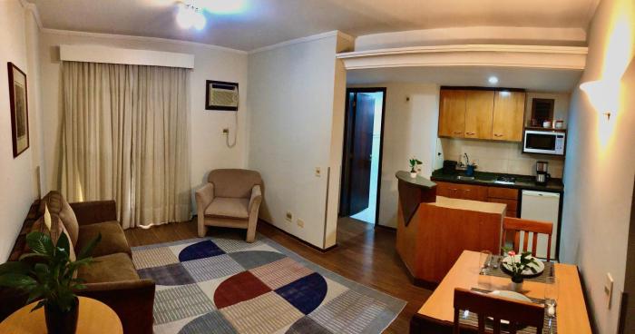 Apartamento completo no Batel