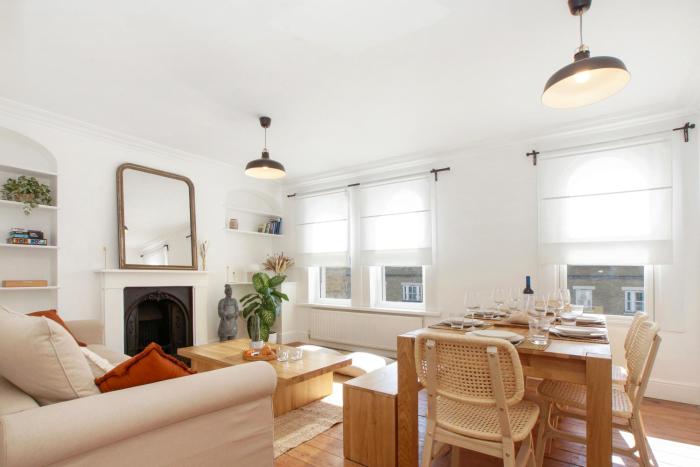 Bright, stylish & cosy 3-Bed Flat near Mile End