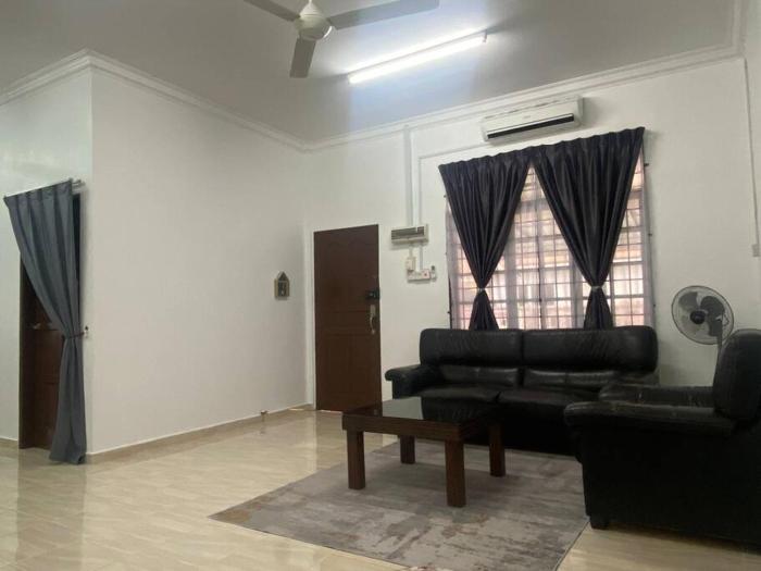 D’ Rahmat Homestay by BiNa