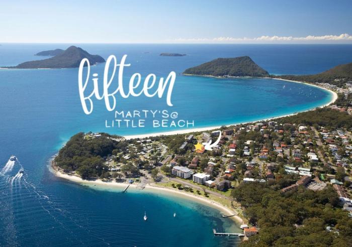 Holiday Paradise - FIFTEEN Martys @ Little Beach