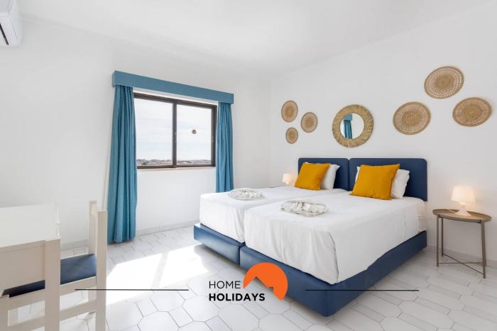 #189 Montechoro Flat by Home Holidays