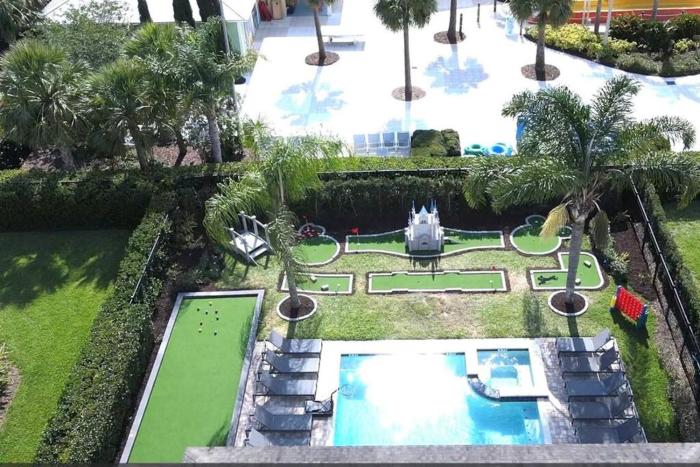 EPIC 10min Disney Fun Villa, Mini Golf, Arcade, Theater