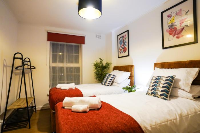 Comfy 3BR Apartment Free Parking Enfield North London