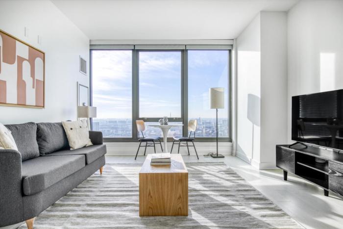 W Loop 1BR w Pool Coworking Gym 1 block to L CHI-523