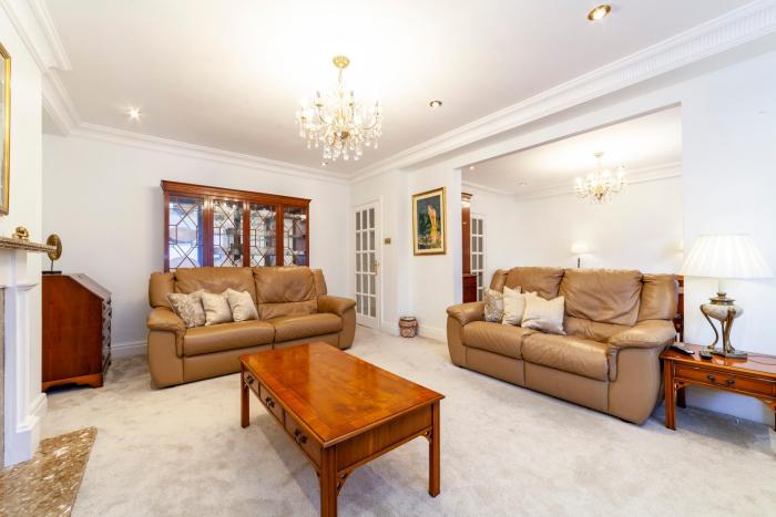 Bright 3BDR apt near Swiss Cottage